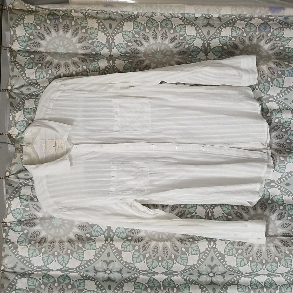 White button up , boyfriend cut